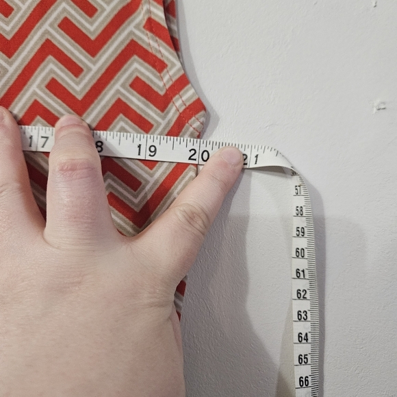 Banana republic Chevron Patterned tank top blouse! - Picture 4 of 5